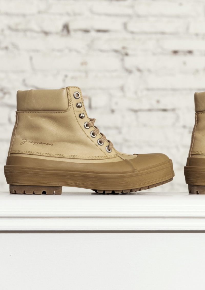 Camel Les Meuniers boots Jacquemus