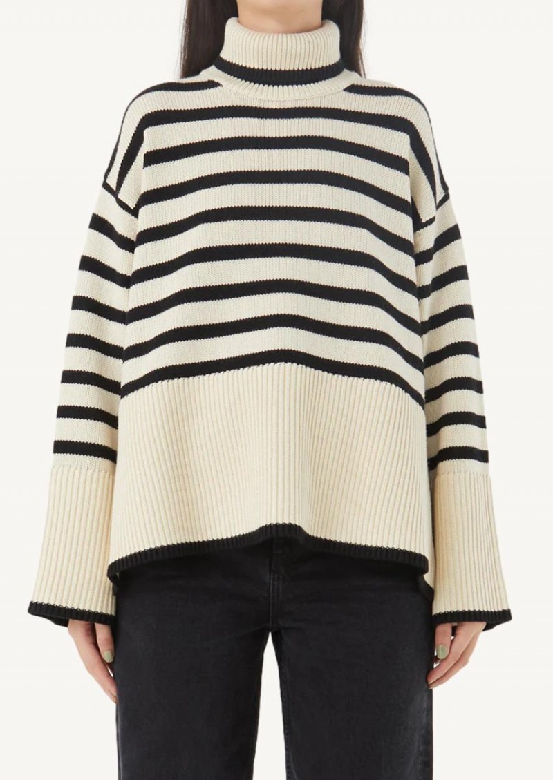 Light sand stripe ribbed turtleneck