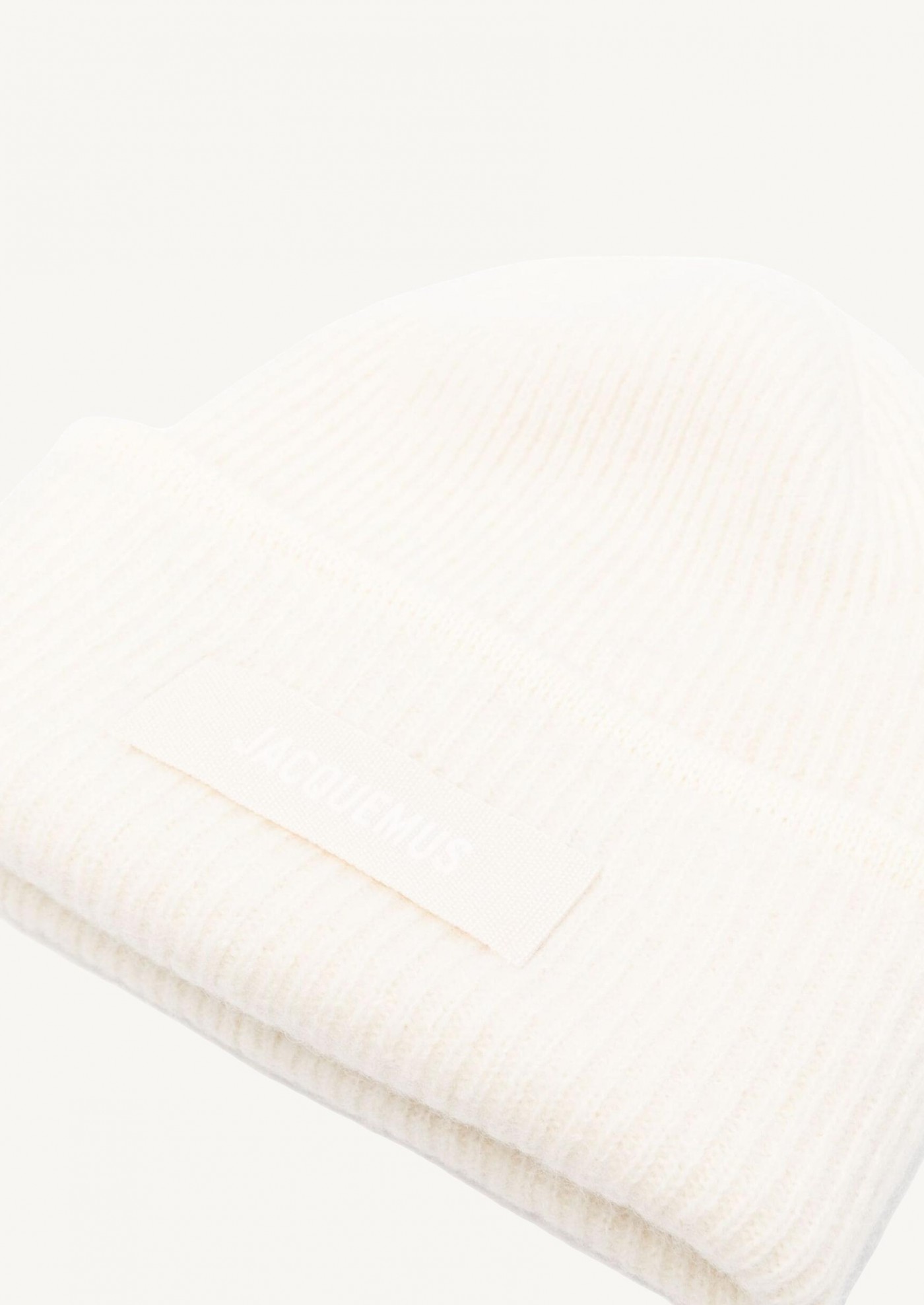 The white grosgrain beanie