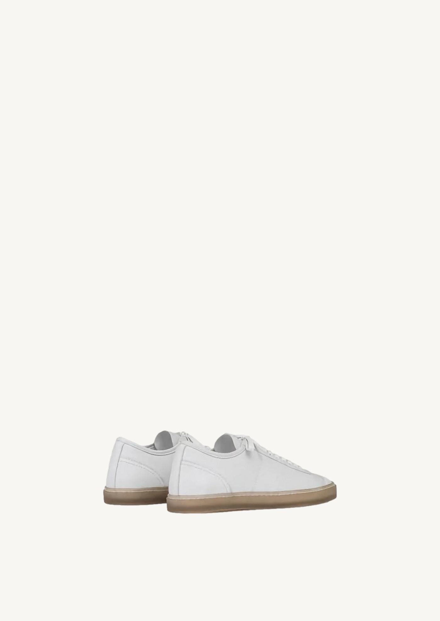 Basic white linoleum lace-up sneakers